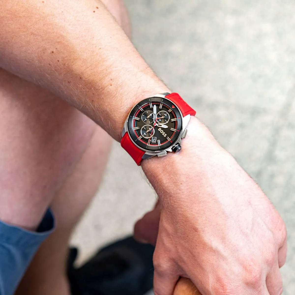 1513959-hugo-boss-watch-men-black-dial-rubber-red-strap-quartz-battery-analog-chronograph-volane_12.webp