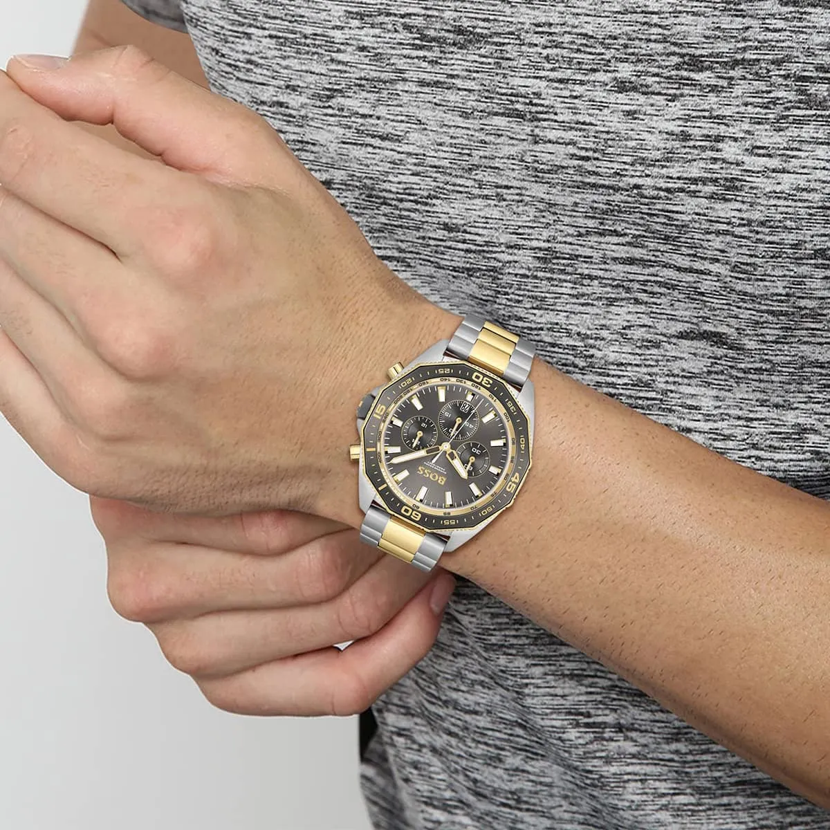 1513974-hugo-boss-watch-chronograph-5bar-165ft-men-gray-dial-metal-stainless-silver-gold-strap-quartz-battery-analog-energy_12.webp