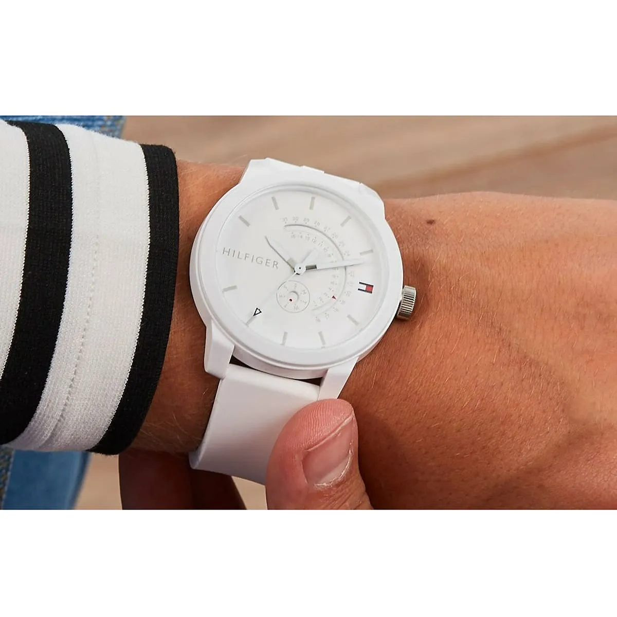 1791481-tommy-hilfiger-watch-men-white-dial-rubber-strap-quartz-battery-analog-three-hand-denim_8.webp