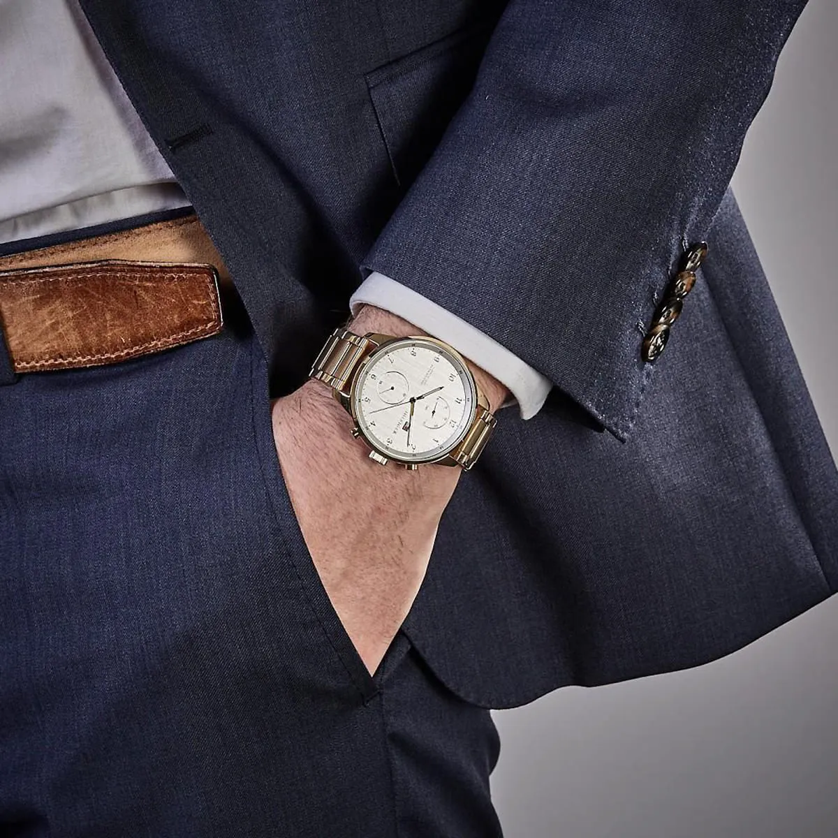1791576-tommy-hilfiger-watch-5atm-165-feet-water-resistant-men-white-dial-metal-stainless-steel-gold-strap-quartz-battery-analog-three-hand-chase_14.webp