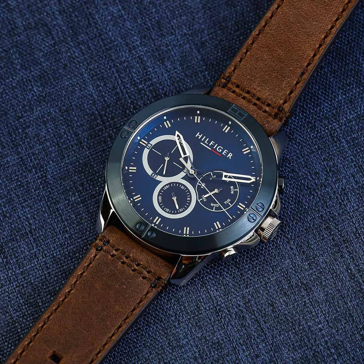 1791895-tommy-hilfiger-watch-men-blue-dial-leather-brown-strap-quartz-battery-analog-harley_10.webp