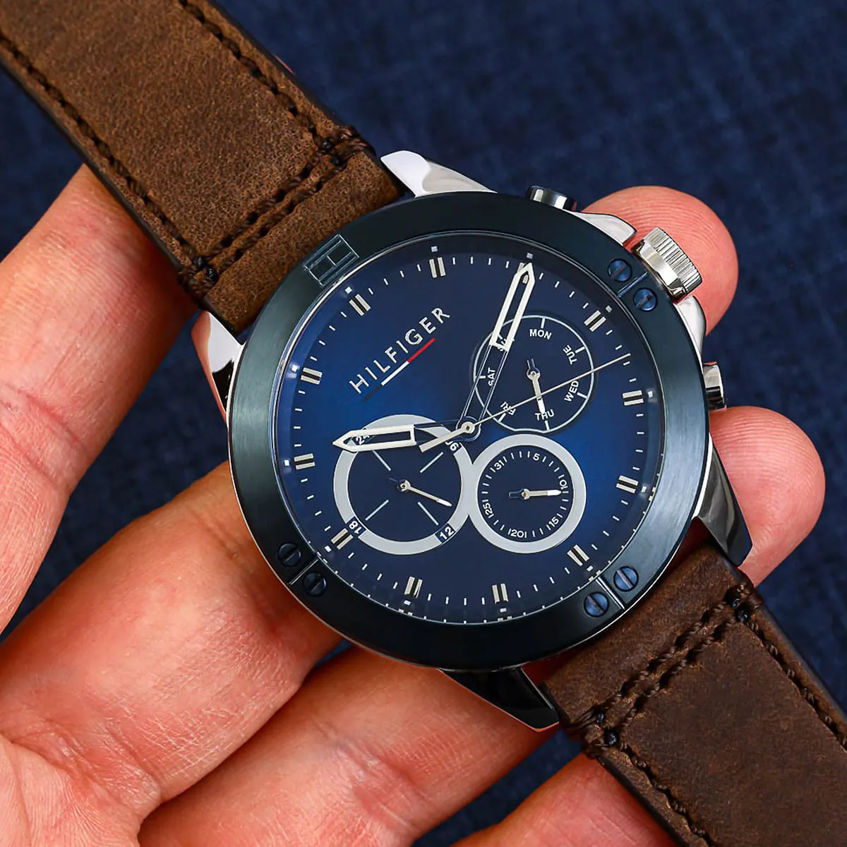 1791895-tommy-hilfiger-watch-men-blue-dial-leather-brown-strap-quartz-battery-analog-harley_15.webp