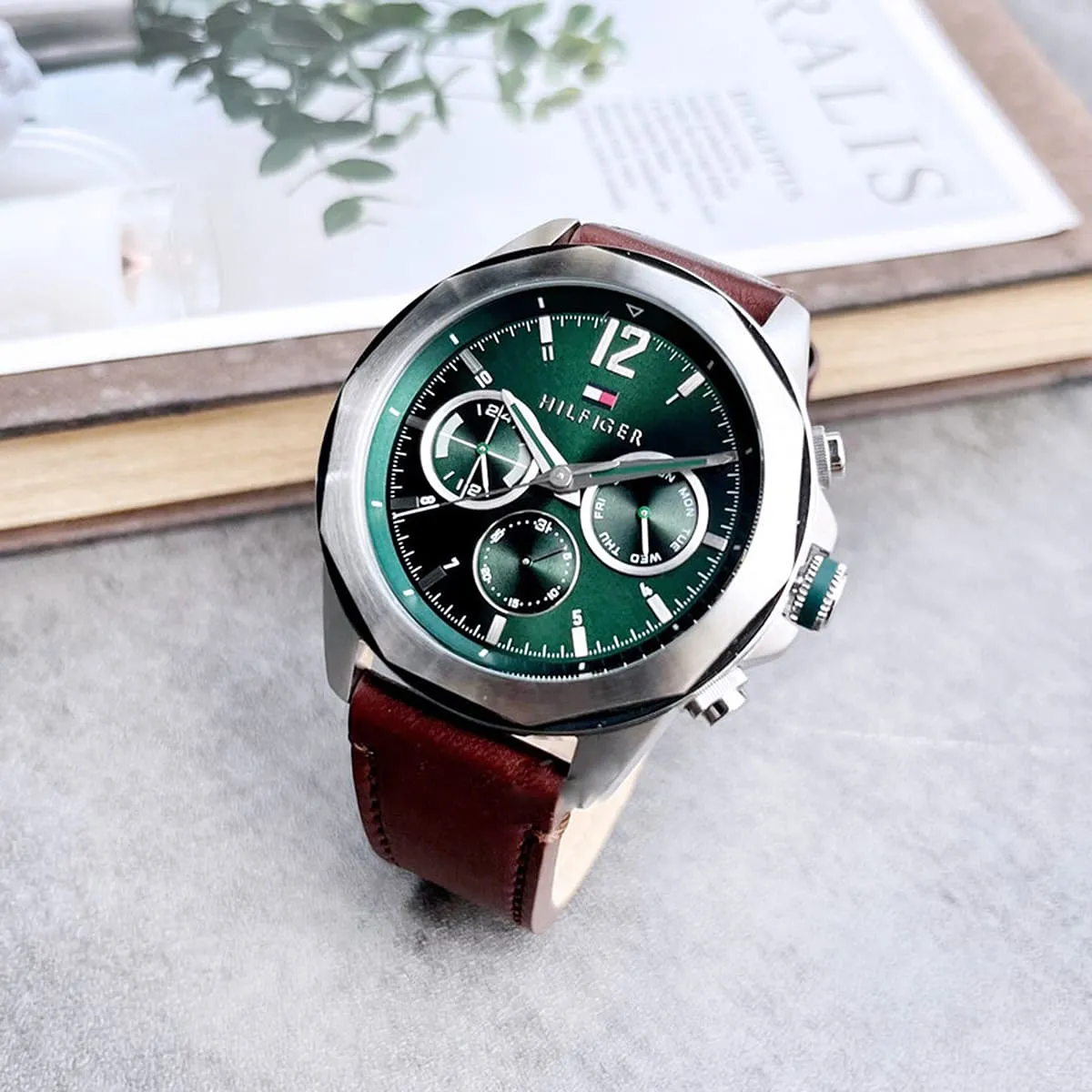 1792064-tommy-hilfiger-watch-men-green-dial-leather-brown-strap-quartz-battery-analog-lars_7.webp