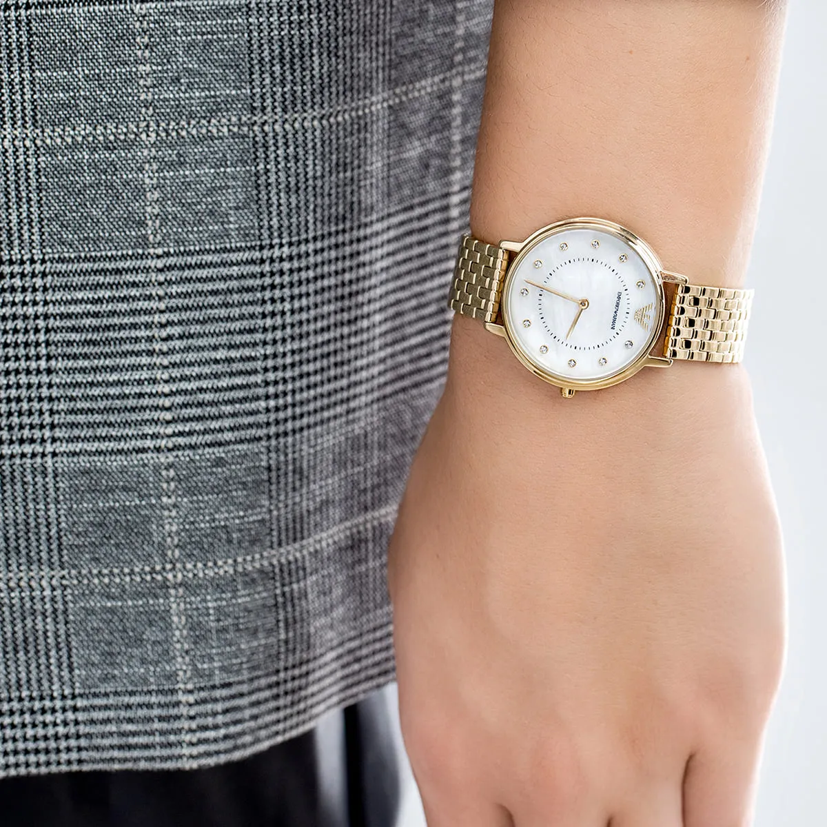 ar11007-emporio-armani-watch-women-mother-of-pearl-white-dial-stainless-steel-metal-gold-strap-quartz-battery-analog-kappa_10.webp