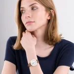 ar11040-emporio-armani-watch-madreperla-women-white-dial-leather-brown-strap-quartz-battery-analog-gianni-t-bar.webp