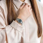 ar11088-emporio-armani-watch-women-black-dial-stainless-steel-metal-silver-strap-quartz-battery-analog-valente.webp
