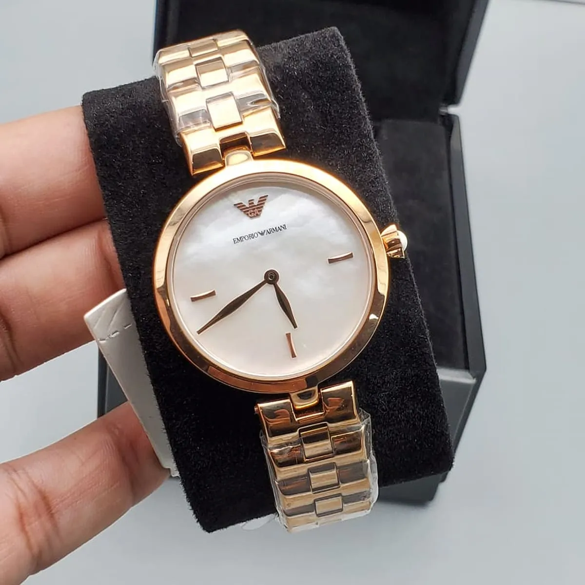 ar11196-emporio-armani-watch-women-mother-of-pearl-white-dial-stainless-steel-metal-rose-gold-strap-quartz-battery-analog-arianna_12.webp