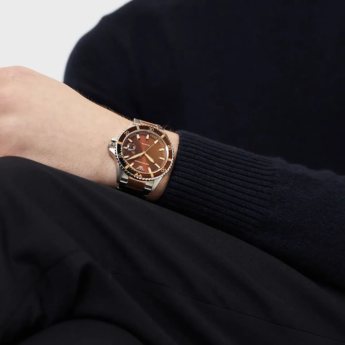 ar11340-emporio-armani-watch-100-meters-men-brown-dial-stainless-steel-metal-silver-rose-gold-strap-quartz-battery-analog-diver_12.webp