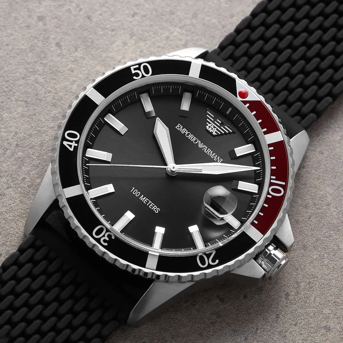 ar11341-emporio-armani-watch-100-meters-men-black-dial-rubber-strap-quartz-battery-analog-diver_16.webp