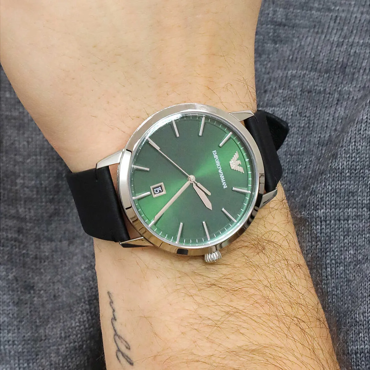 ar11509-emporio-armani-watch-men-green-dial-leather-black-strap-quartz-battery-analog-ruggero_8.webp