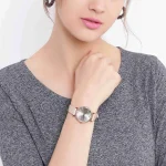 ar1681-emporio-armani-watch-women-beige-dial-leather-strap-quartz-battery-analog-gianni-t-bar.webp
