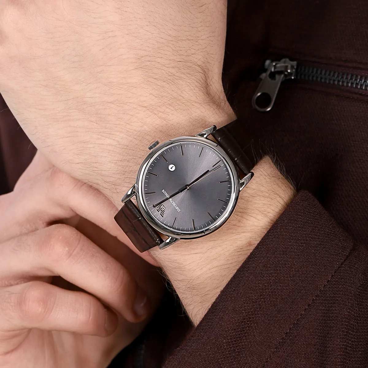 ar1996-emporio-armani-watch-men-gray-dial-leather-brown-strap-quartz-battery-analog-luigi_10.webp