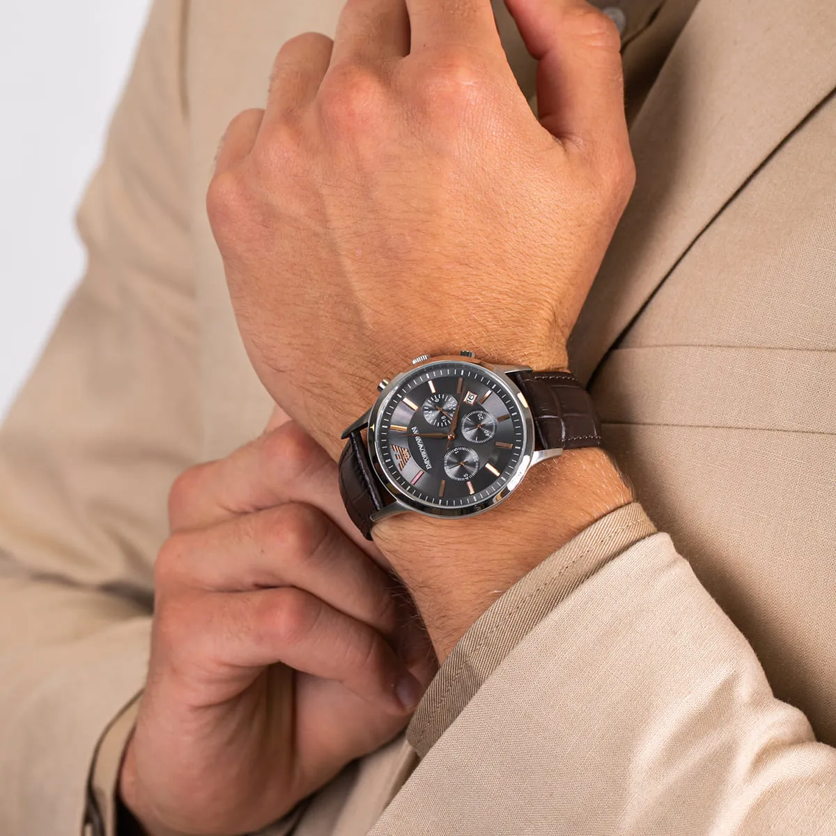 ar2513-emporio-armani-watch-men-gray-dial-leather-brown-strap-quartz-battery-analog-chronograph-renato_10.webp