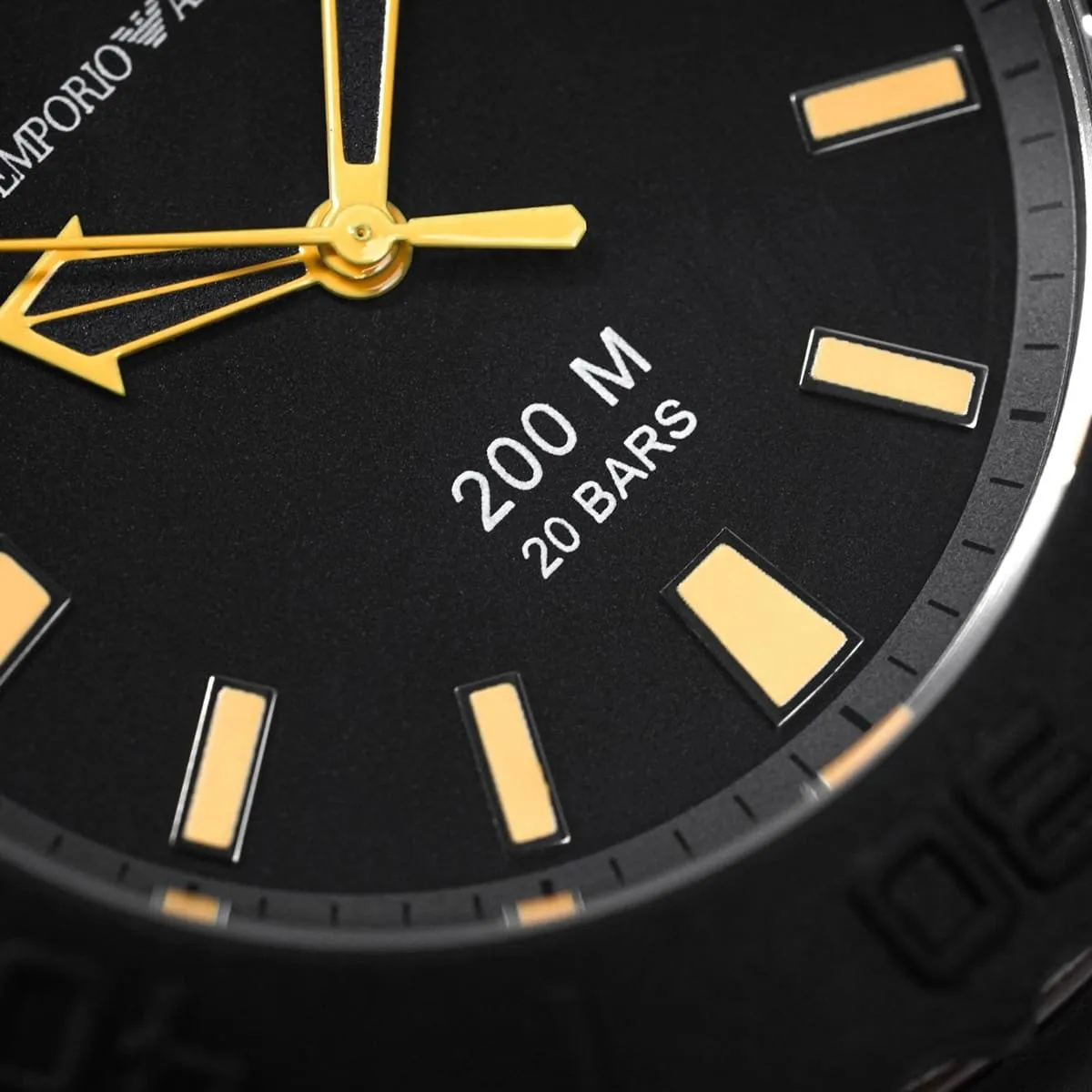 ar5969-emporio-armani-watch-200-m-20-bars-men-black-dial-rubber-strap-quartz-battery-analog-acqua_6.webp