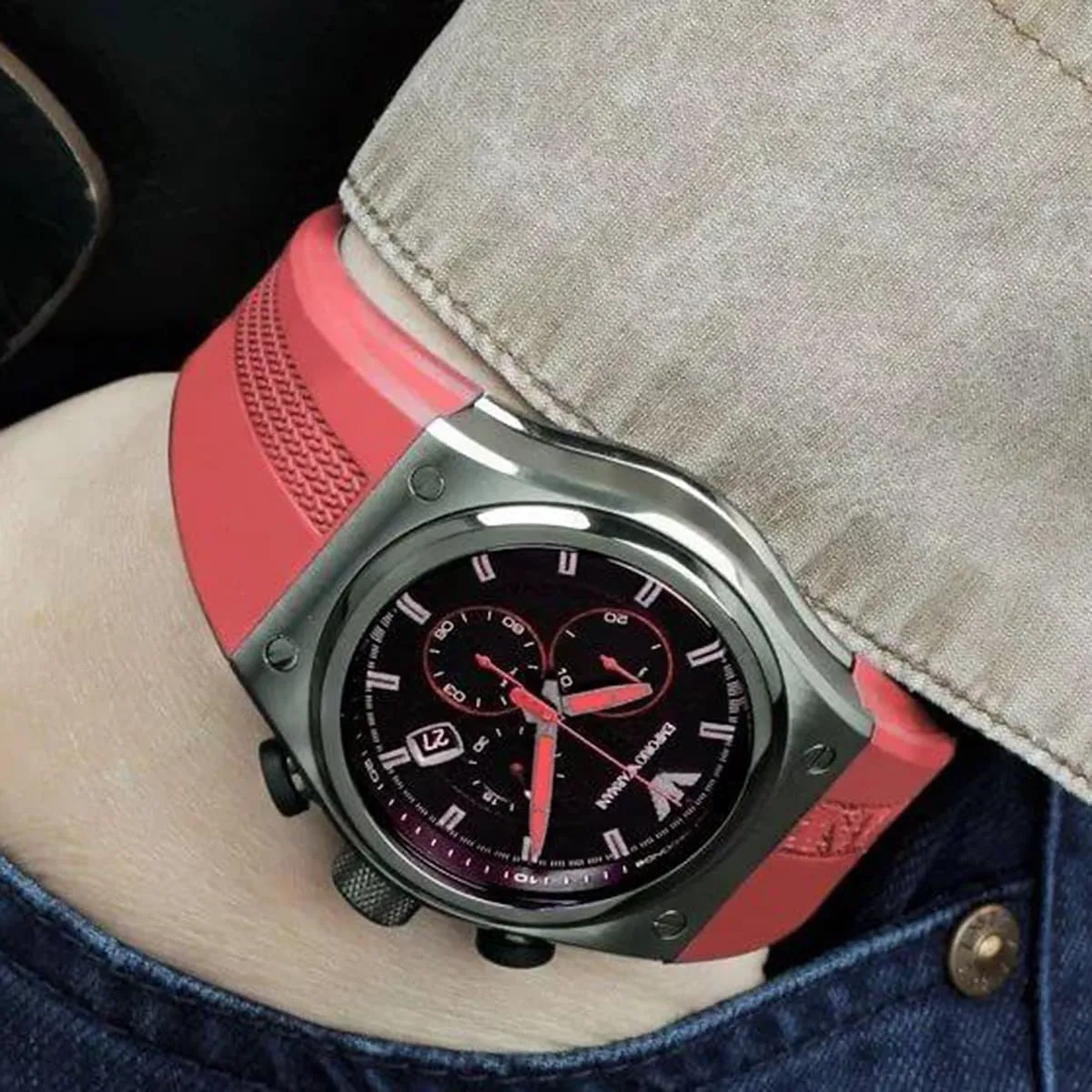 ar6105-emporio-armani-watch-men-black-dial-rubber-red-strap-quartz-battery-analog-chronograph-super-quartz_4.webp