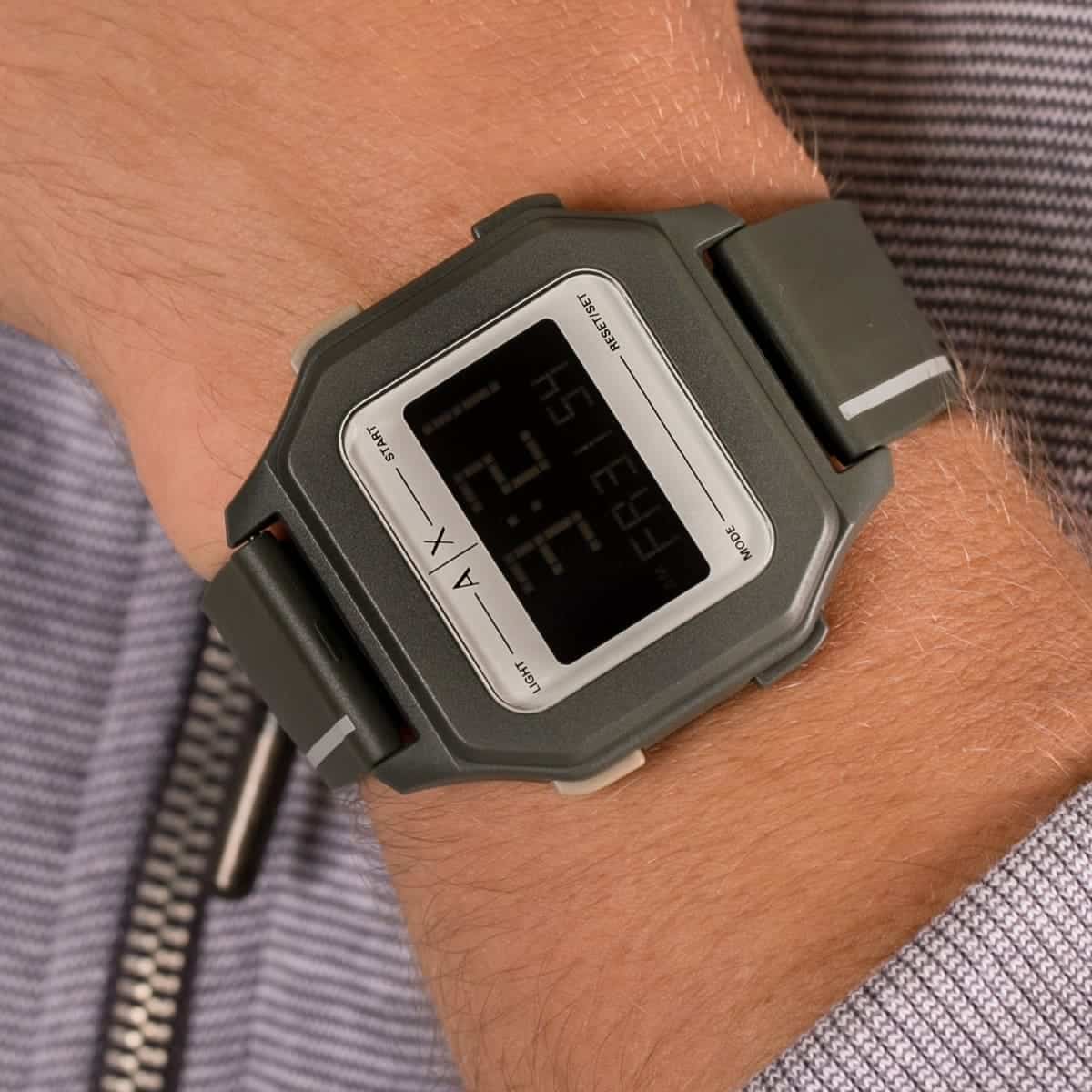 ax2953-armani-exchange-watch-men-black-dial-rubber-green-strap-quartz-digital-square-shell_6.jpg