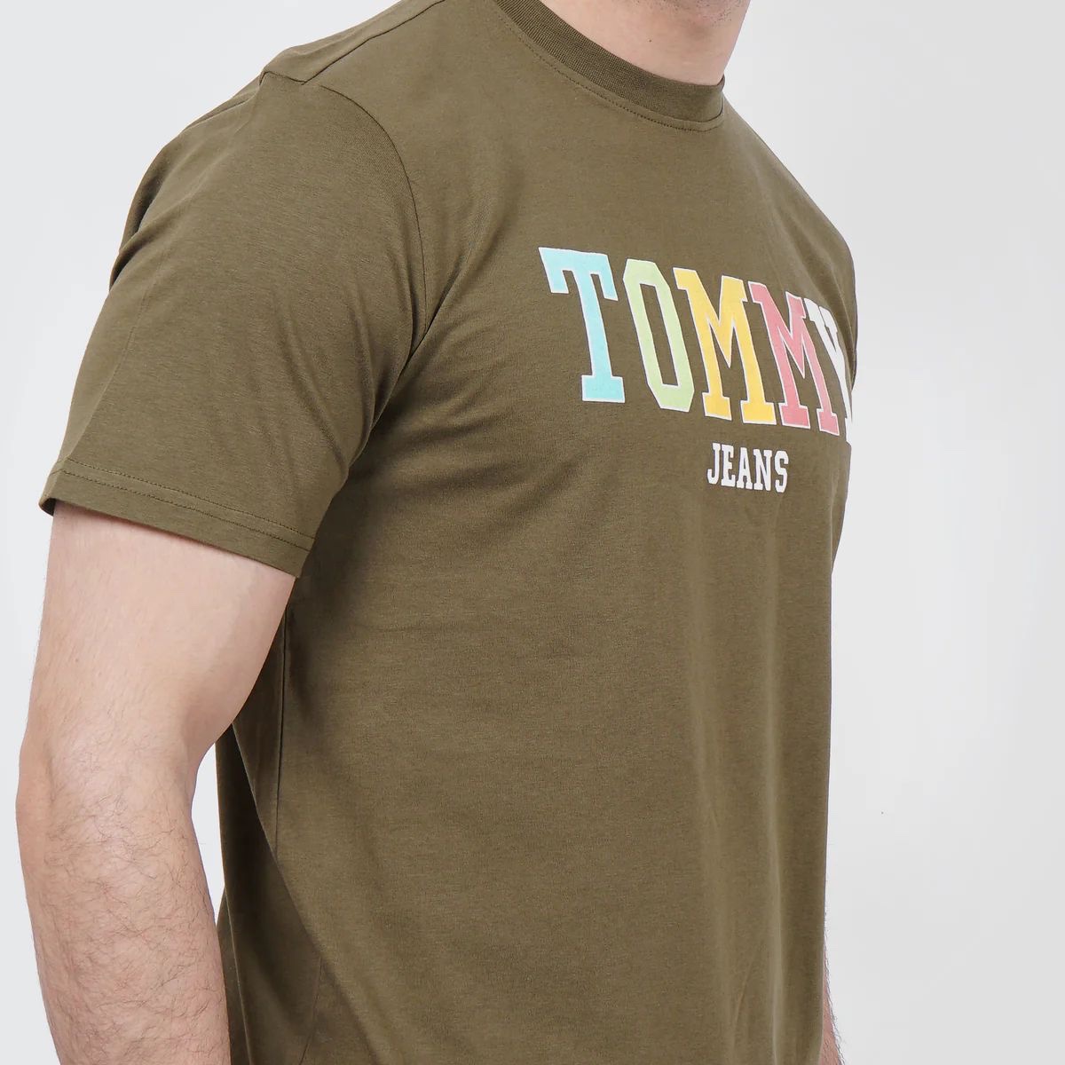 تومي هيلفيجر تيشيرت راوند Classic Fit تومي هيلفيجر تيشيرت راوند Classic Fit