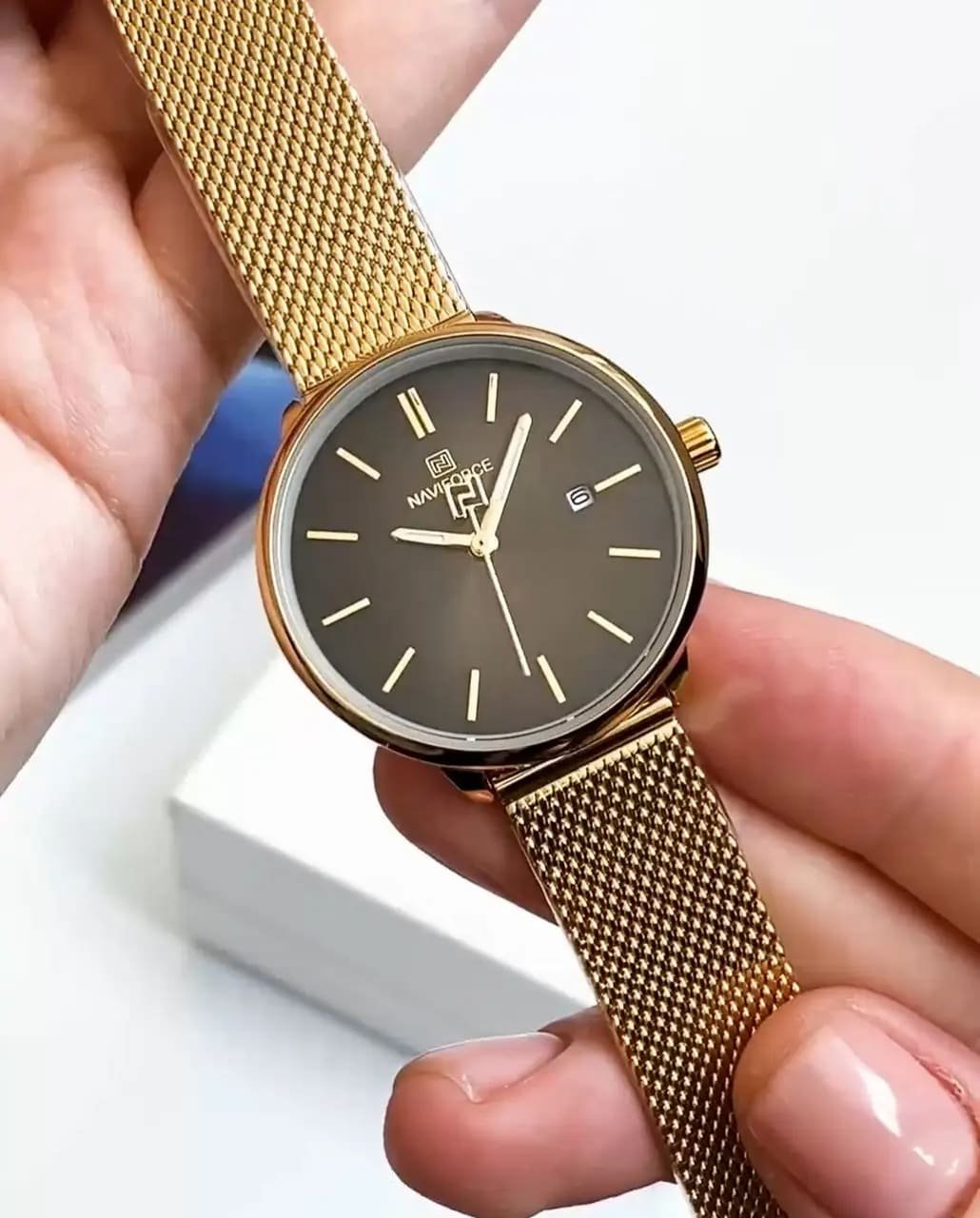 nf3012l-g-b-naviforce-watch-women-black-dial-metal-gold-mesh-strap-quartz-battery-analog-for-dream_2.jpg