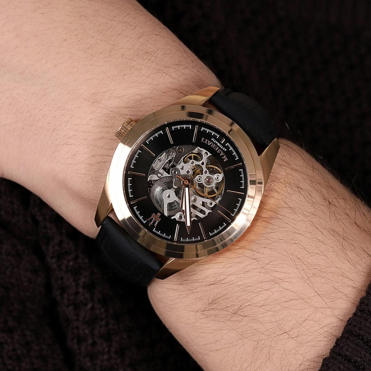 r8821112001-maserati-watch-men-black-dial-leather-strap-automatic-analog-three-hand-traguardo_2.jpg