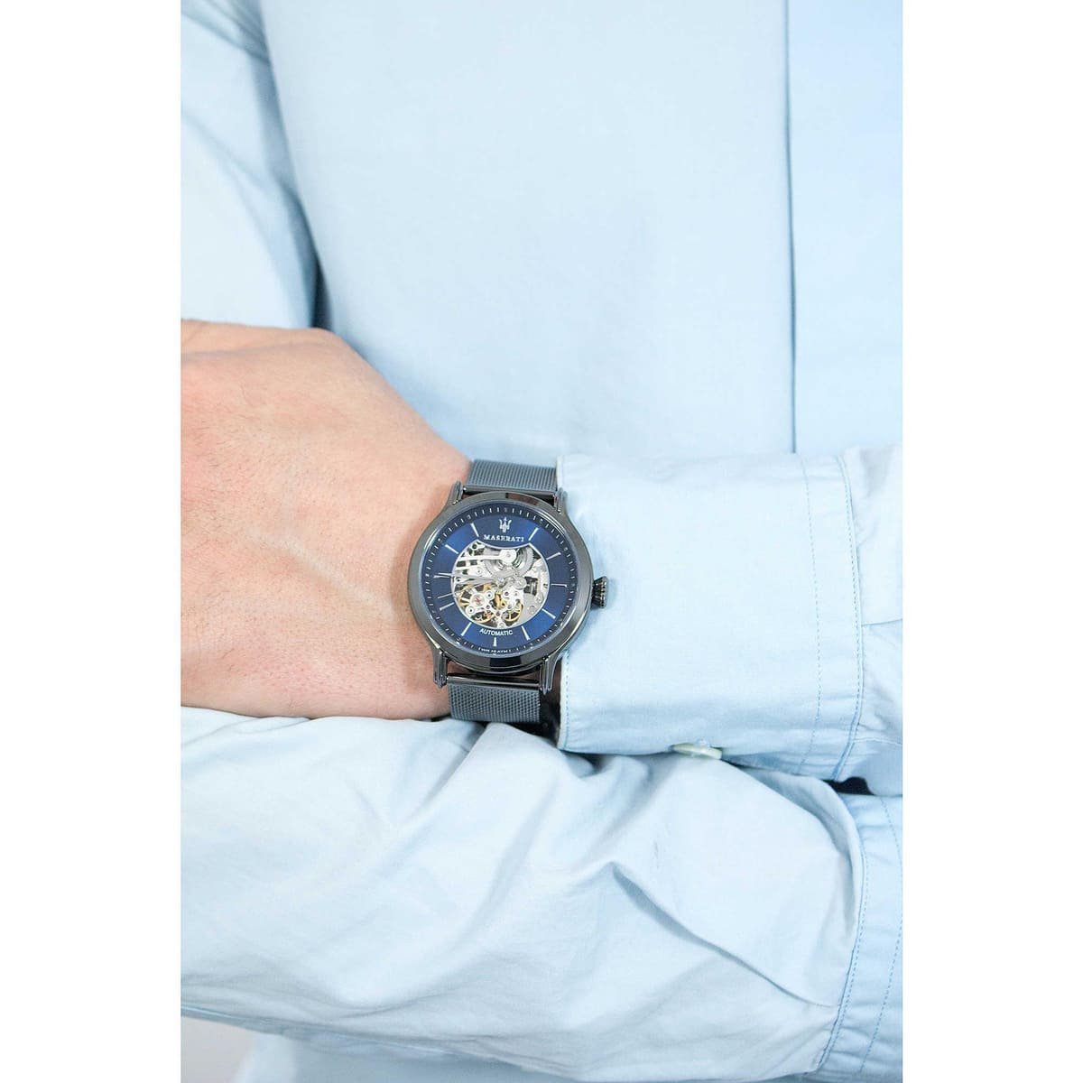 r8823118002-maserati-watch-men-blue-dial-metal-stainless-steel-gray-mesh-strap-automatic-analog-wr-10-atm-three-hand-epoca_4.jpg
