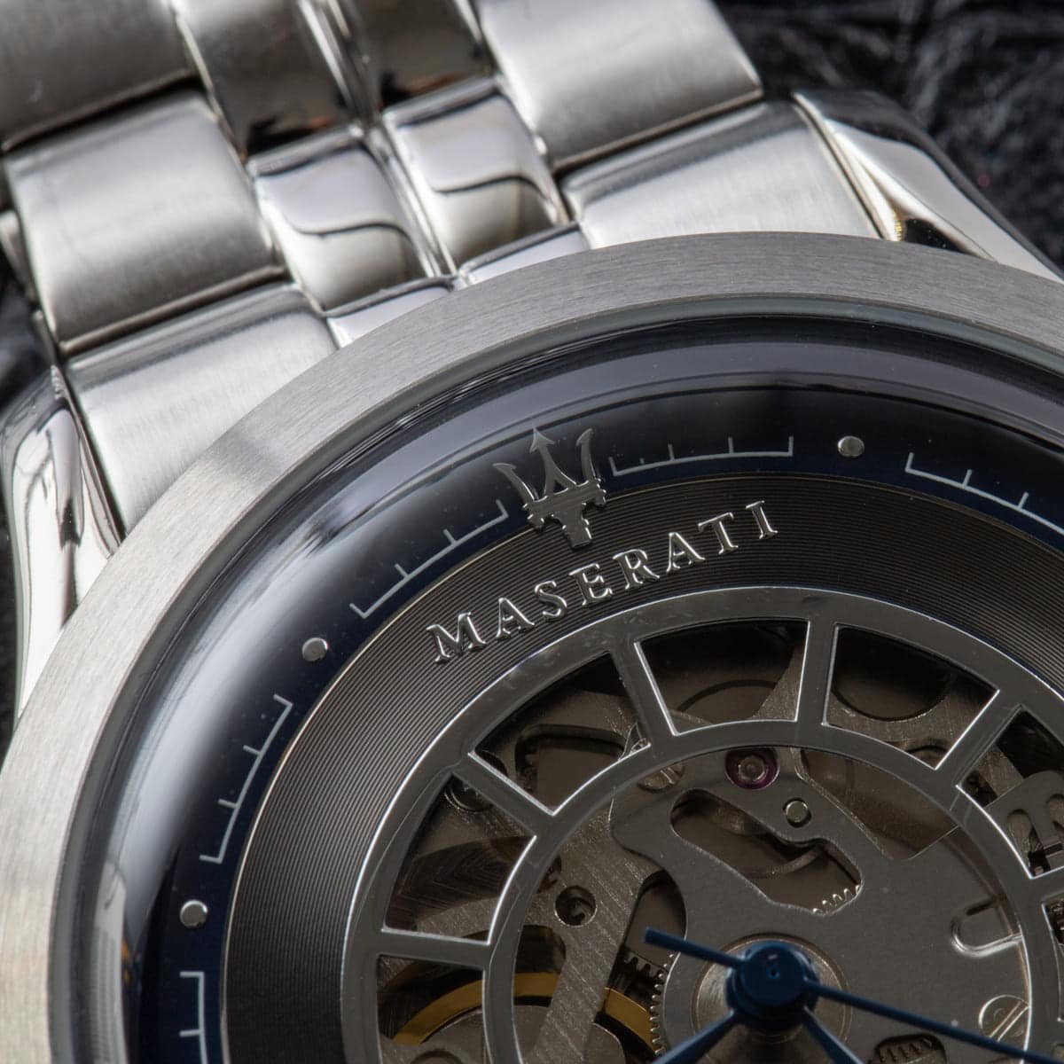 r8823133003-maserati-watch-men-gray-dial-metal-stainless-steel-silver-strap-automatic-analog-three-hand-ricordo_8.jpg