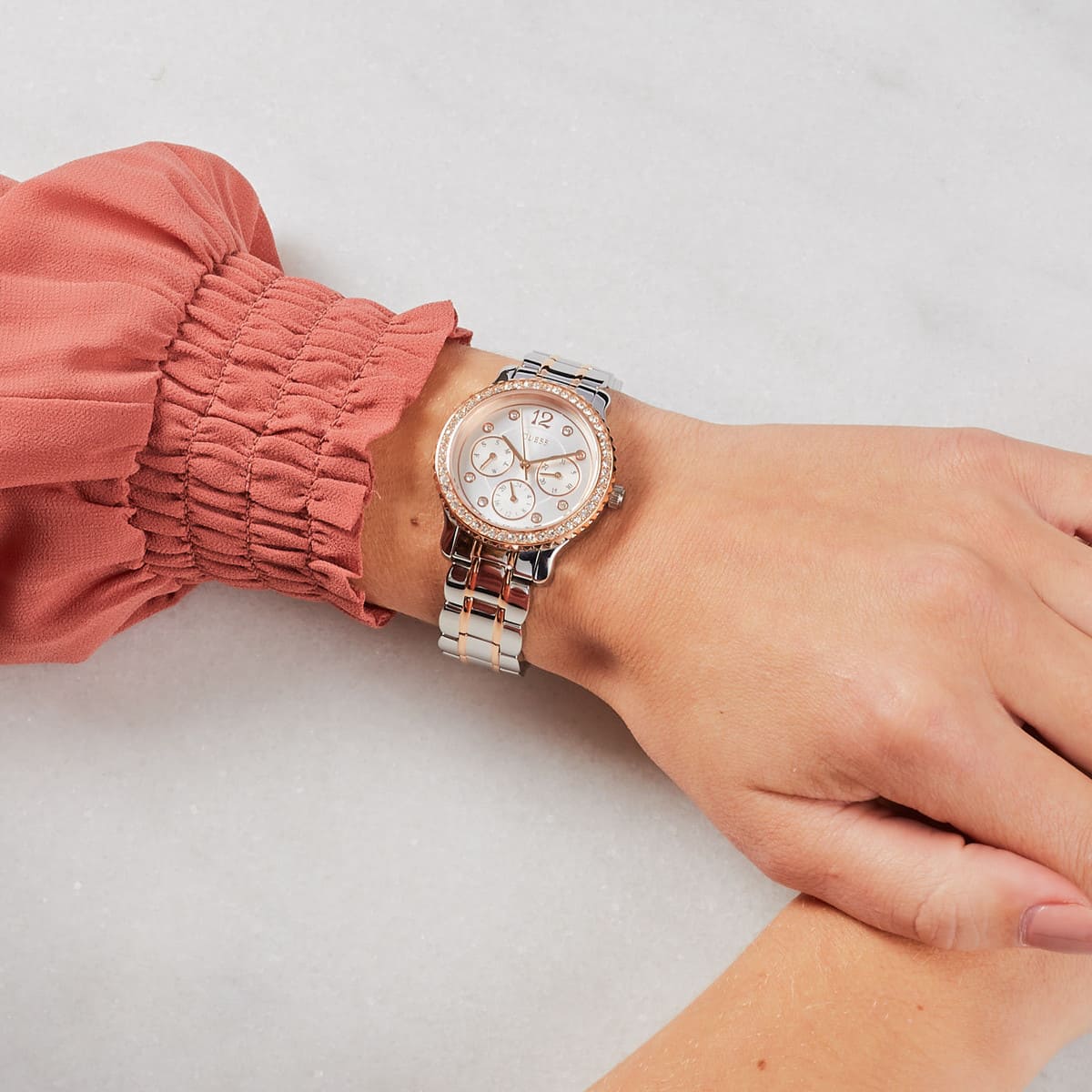 w0305l3-guess-watch-women-silver-rose-gold-metal-enchanting-hand-8.jpg