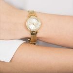 w1009l2-guess-watch-women-gold-metal-mini-soho.jpg