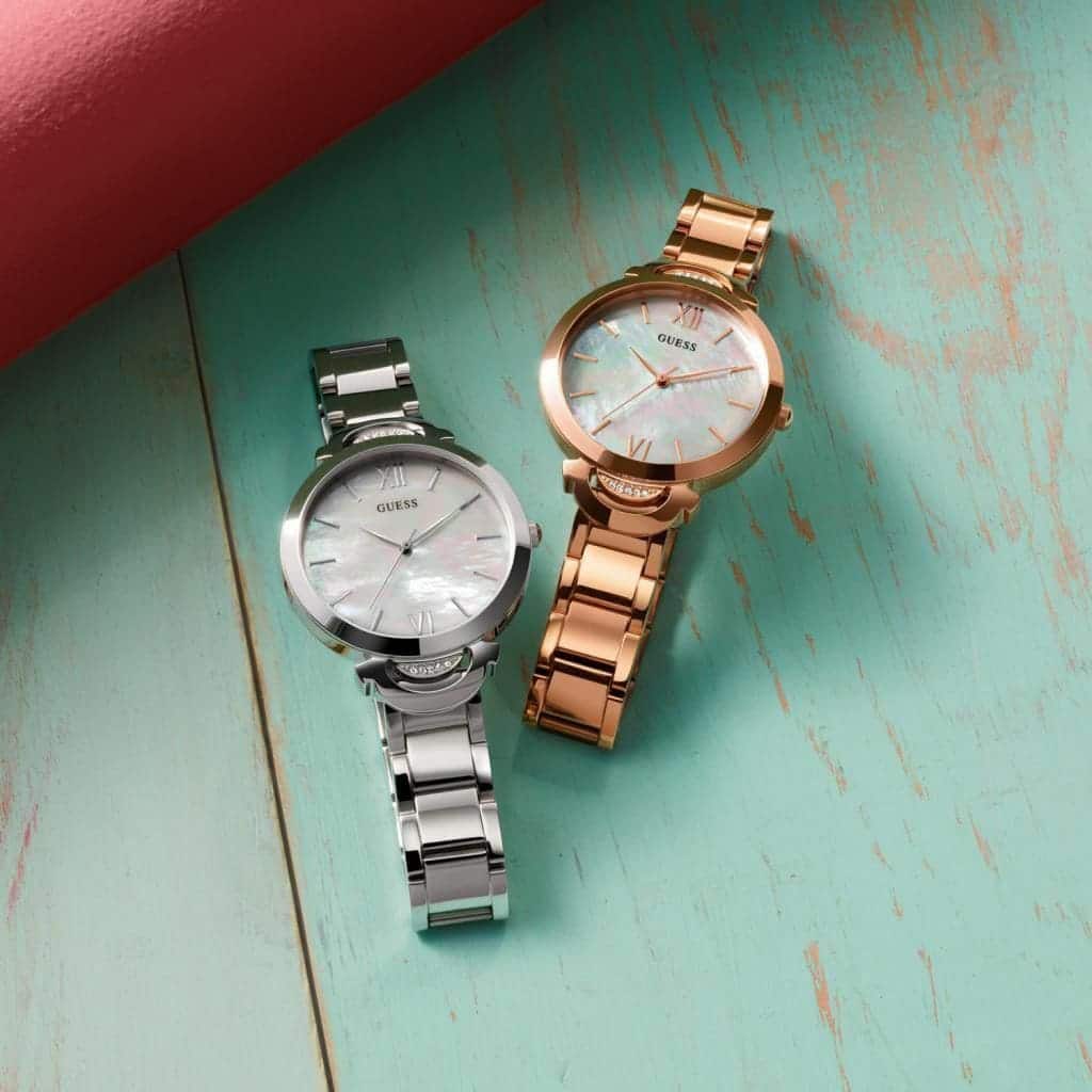 w1090l1-guess-watch-women-silver-metal-opal-hand-9.jpg