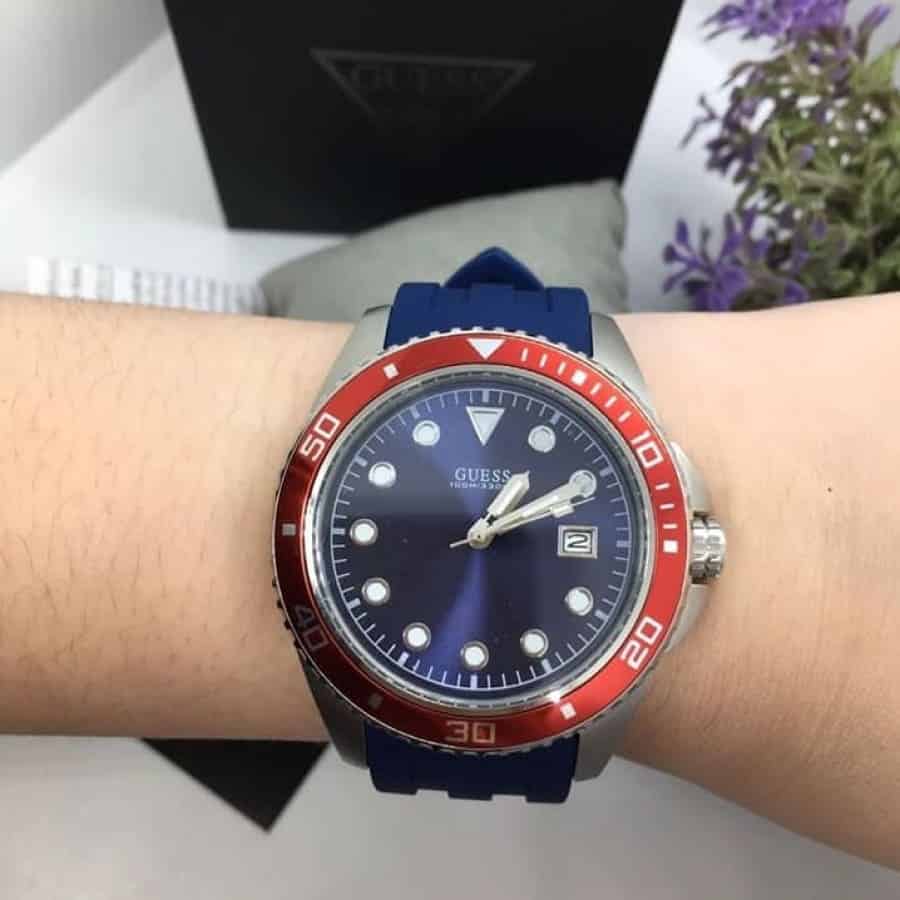 w1109g2-guess-watch-men-blue-rubber-Crew-hand-5.jpg