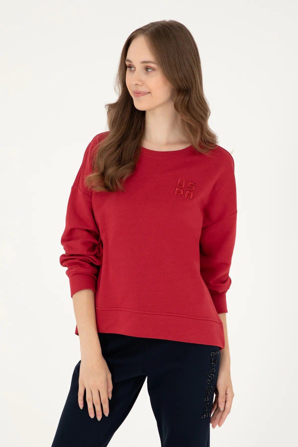 main-0-U.S. Polo Assn. سويت شيرت نسائي ذو رقبة دائرية باللون الأحمر 50296919 -vr030
