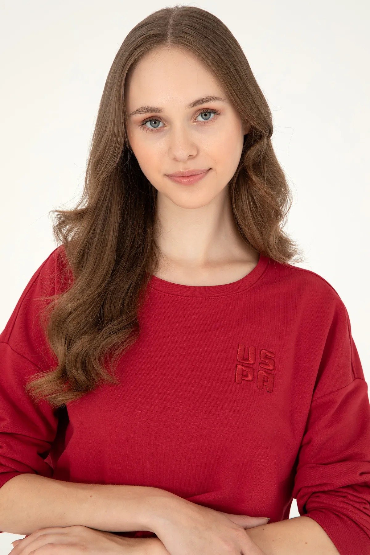 main-1-U.S. Polo Assn. سويت شيرت نسائي ذو رقبة دائرية باللون الأحمر 50296919 -vr030