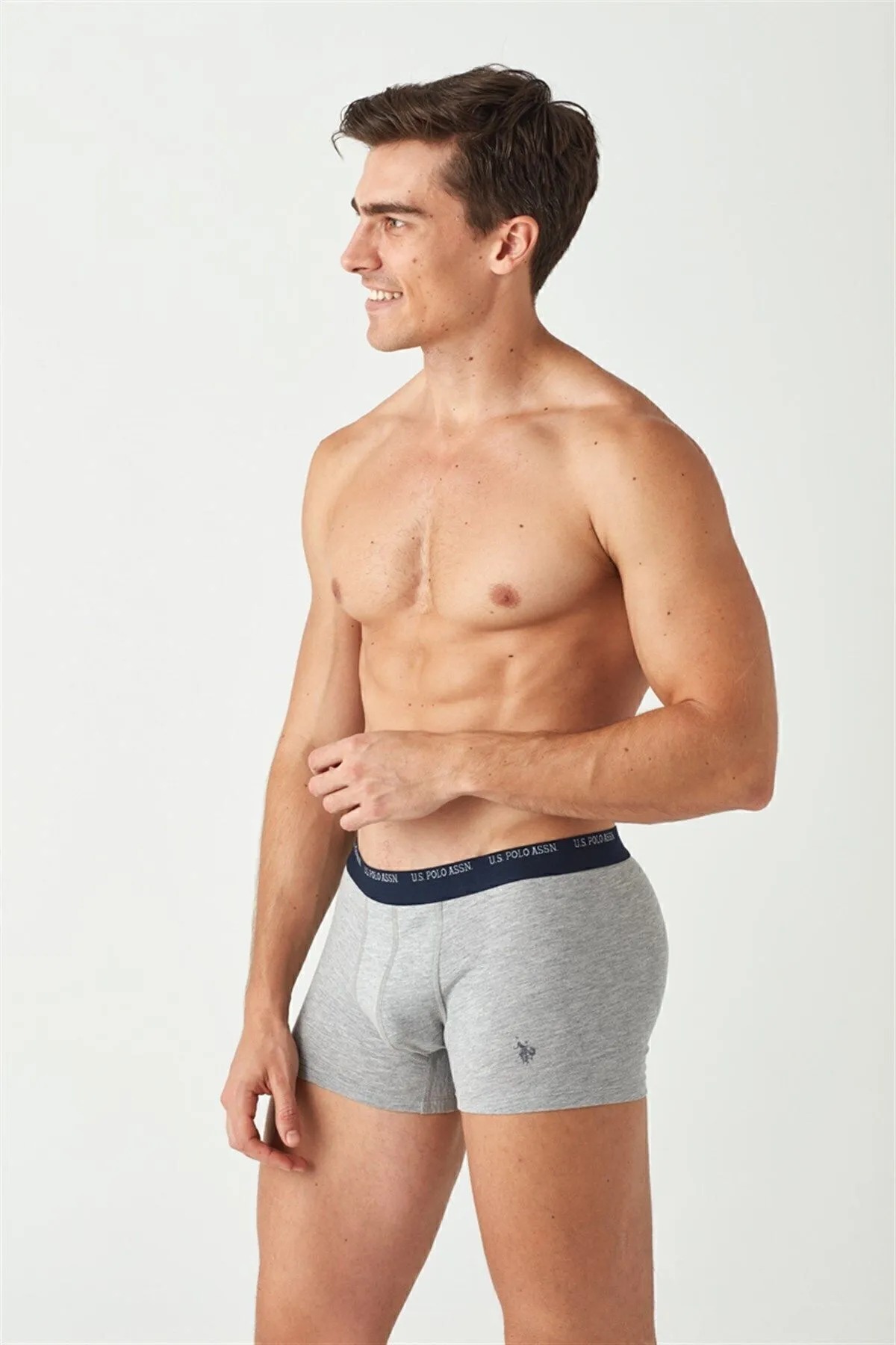 main-5-U.S. Polo Assn. US Polo Assn. بوكسر رجالي - طقم مكون من قطعتين باللون الأزرق الداكن والرمادي