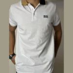 بوس بولو شيرت بشعار بارز