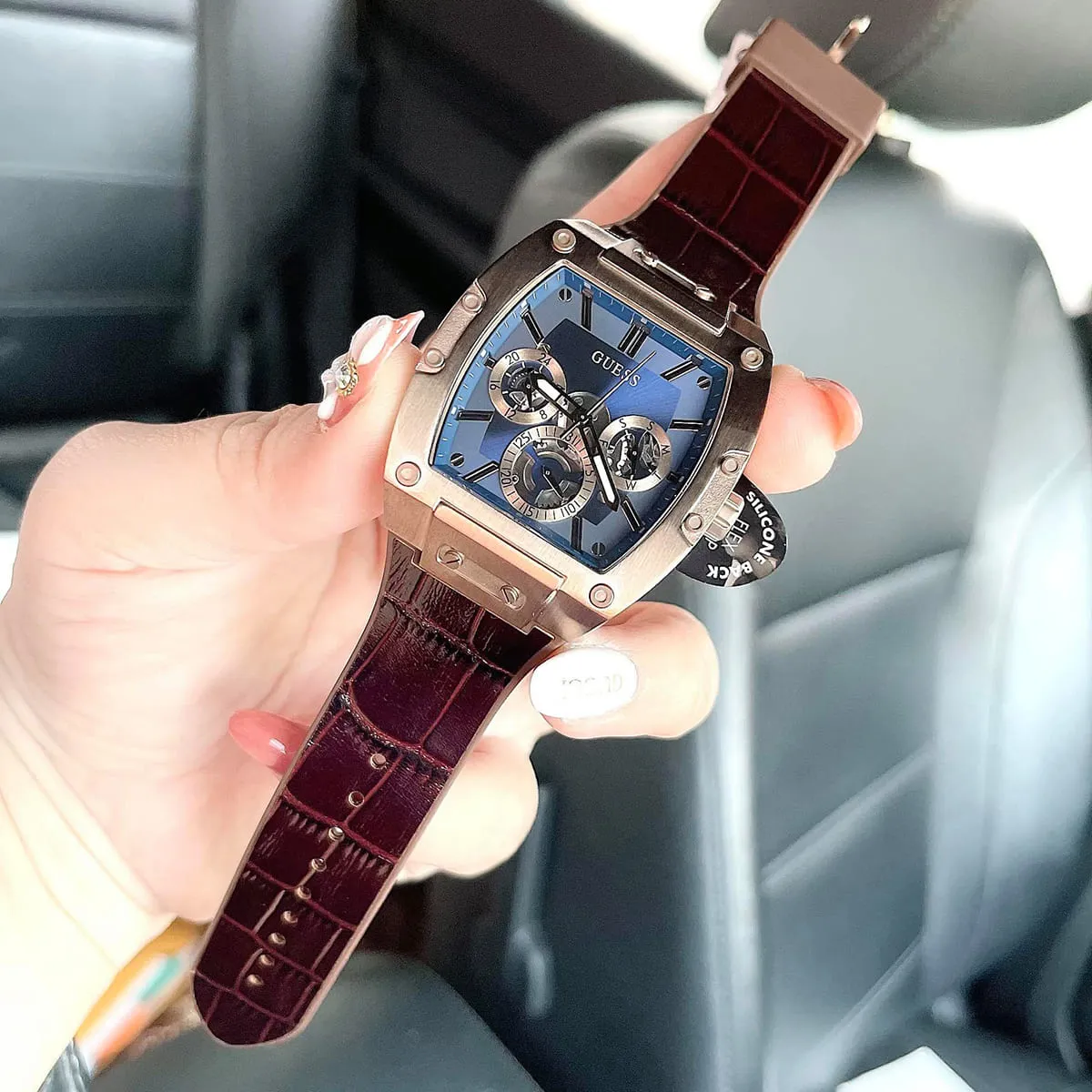 gw0202g2-guess-watch-men-square-blue-dial-rubber-brown-strap-quartz-battery-analog-phoenix_7.webp