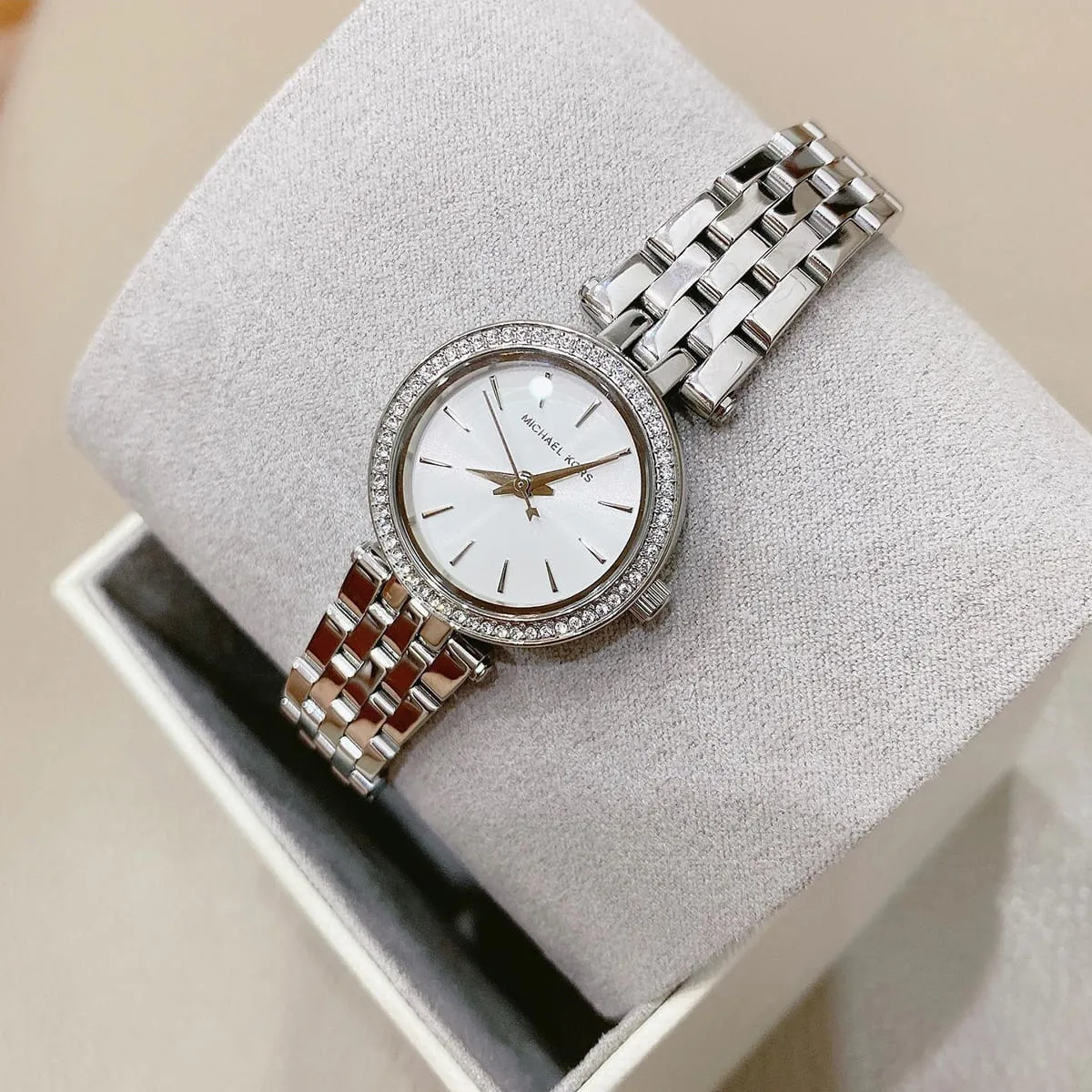 mk3294-michael-kors-watch-women-crystals-silver-dial-metal-stainless-steel-strap-quartz-battery-analog-three-hand-darci-petite_18.webp