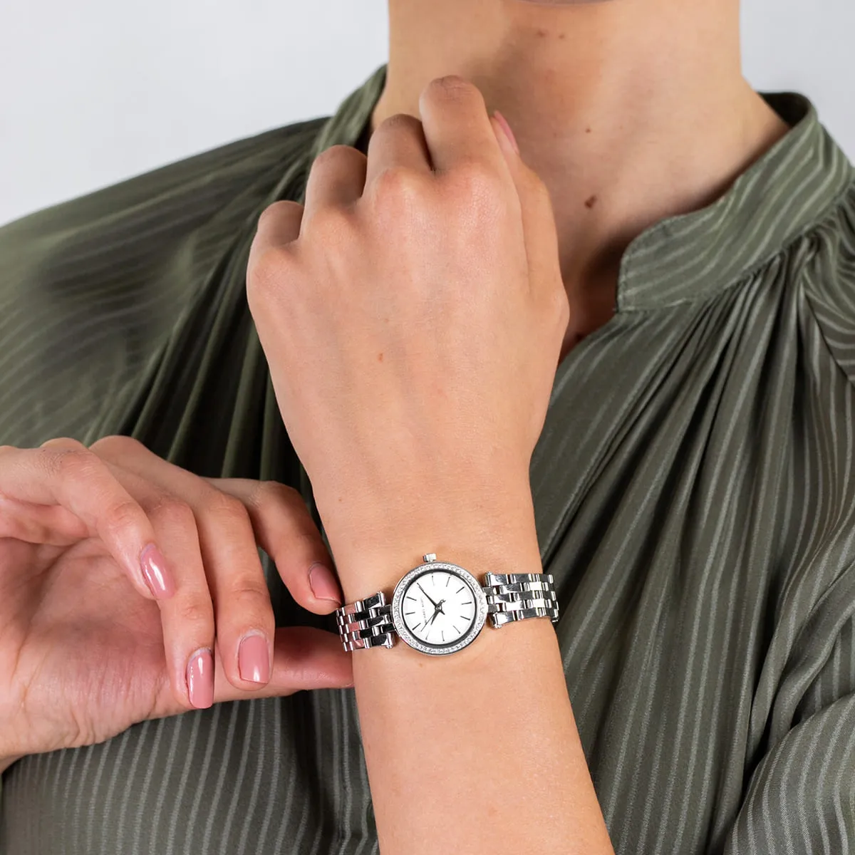 mk3294-michael-kors-watch-women-crystals-silver-dial-metal-stainless-steel-strap-quartz-battery-analog-three-hand-darci-petite_8.webp