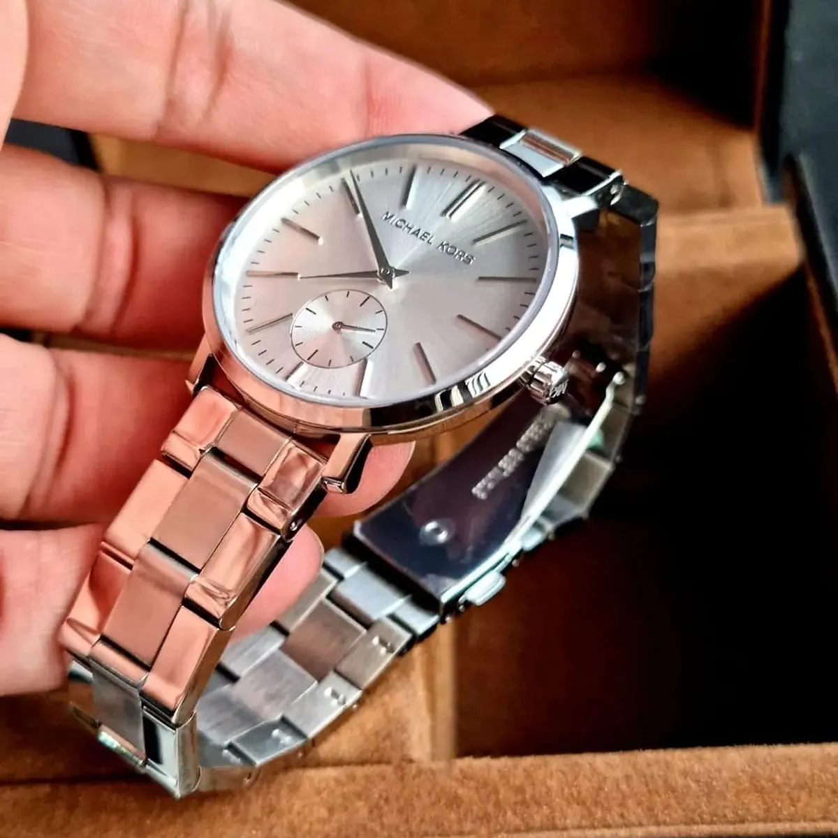 mk3499-michael-kors-watch-women-silver-dial-metal-stainless-steel-strap-quartz-battery-analog-three-hand-jaryn-mid_7.webp