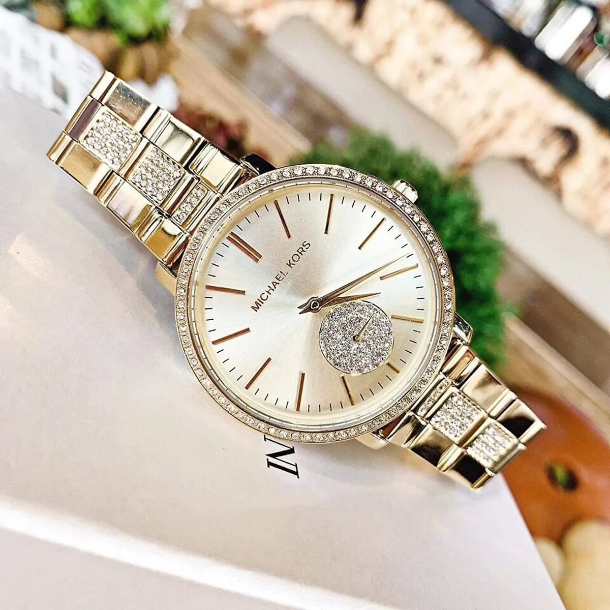 mk3811-michael-kors-watch-women-crystals-gold-dial-metal-stainless-steel-golden-strap-quartz-battery-analog-three-hand-jaryn_3.webp