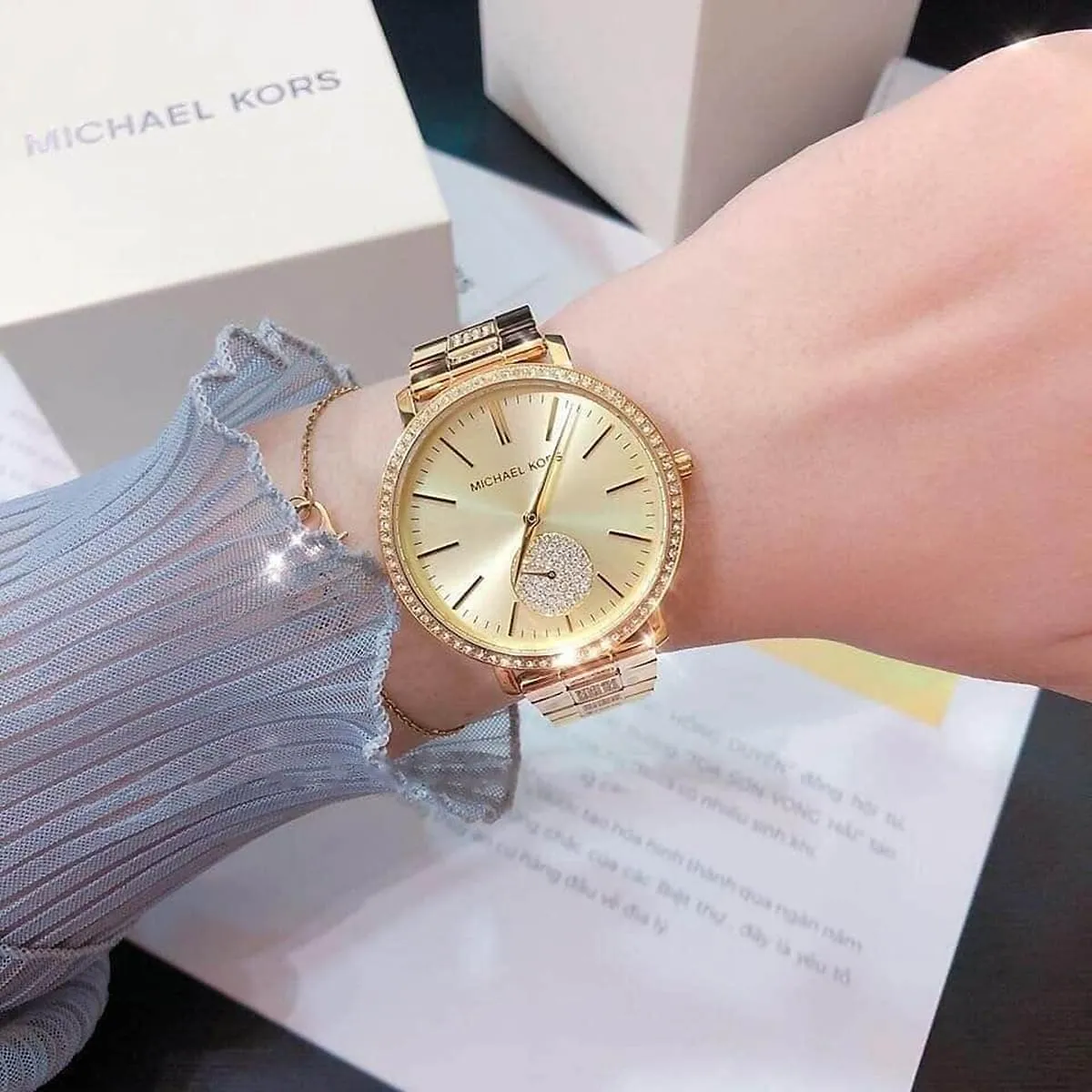 mk3811-michael-kors-watch-women-crystals-gold-dial-metal-stainless-steel-golden-strap-quartz-battery-analog-three-hand-jaryn_4.webp