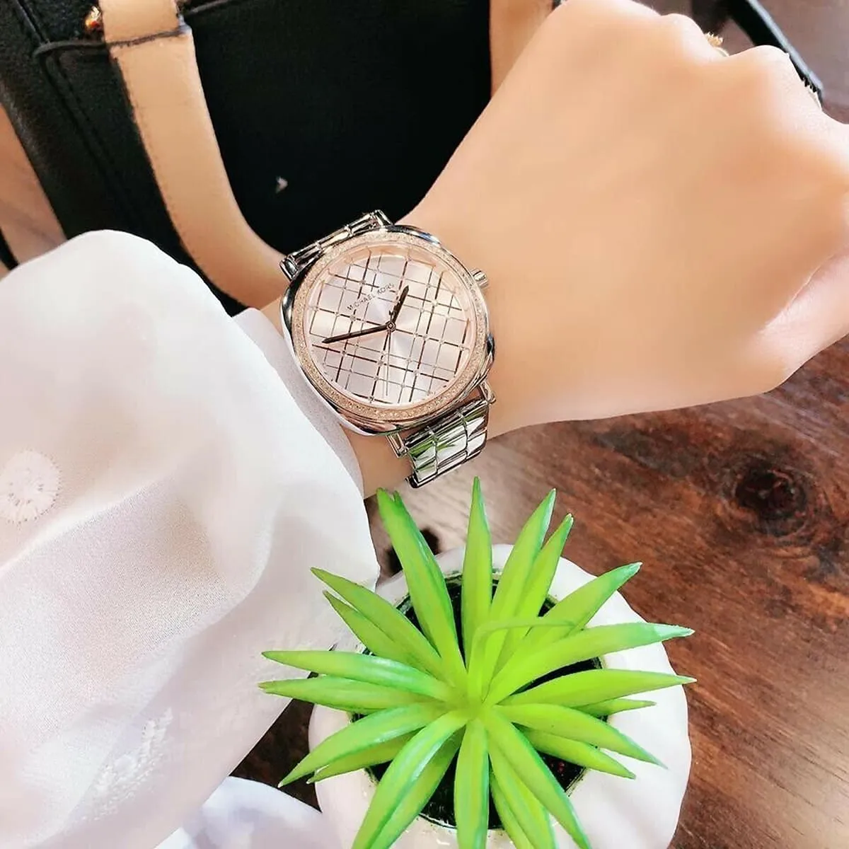 mk3988-michael-kors-watch-women-crystals-silver-dial-metal-stainless-steel-strap-quartz-battery-analog-three-hand-nia_14.webp