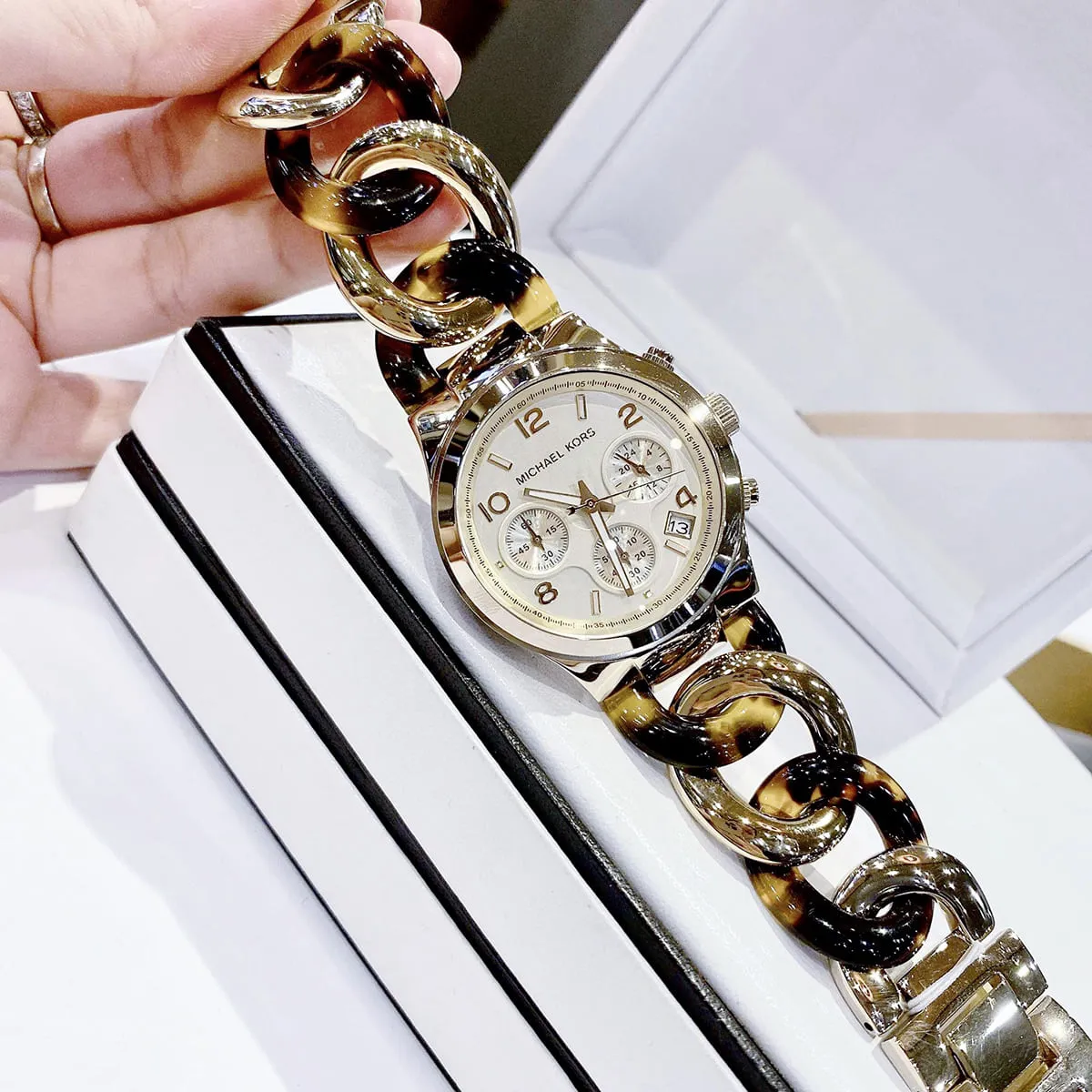 mk4222-michael-kors-watch-women-tortoise-gold-dial-multi-golden-brown-strap-quartz-battery-analog-chronograph-runway-twist_10.webp