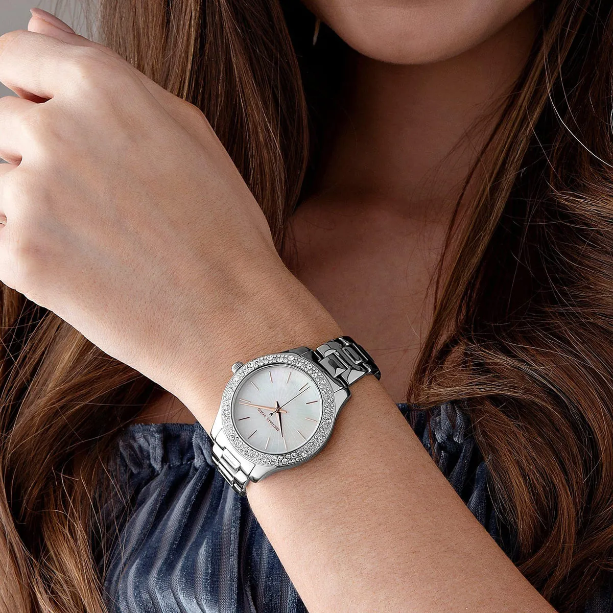 mk4556-michael-kors-watch-women-crystals-white-dial-metal-stainless-steel-silver-strap-quartz-battery-analog-three-hand-liliane_10.webp