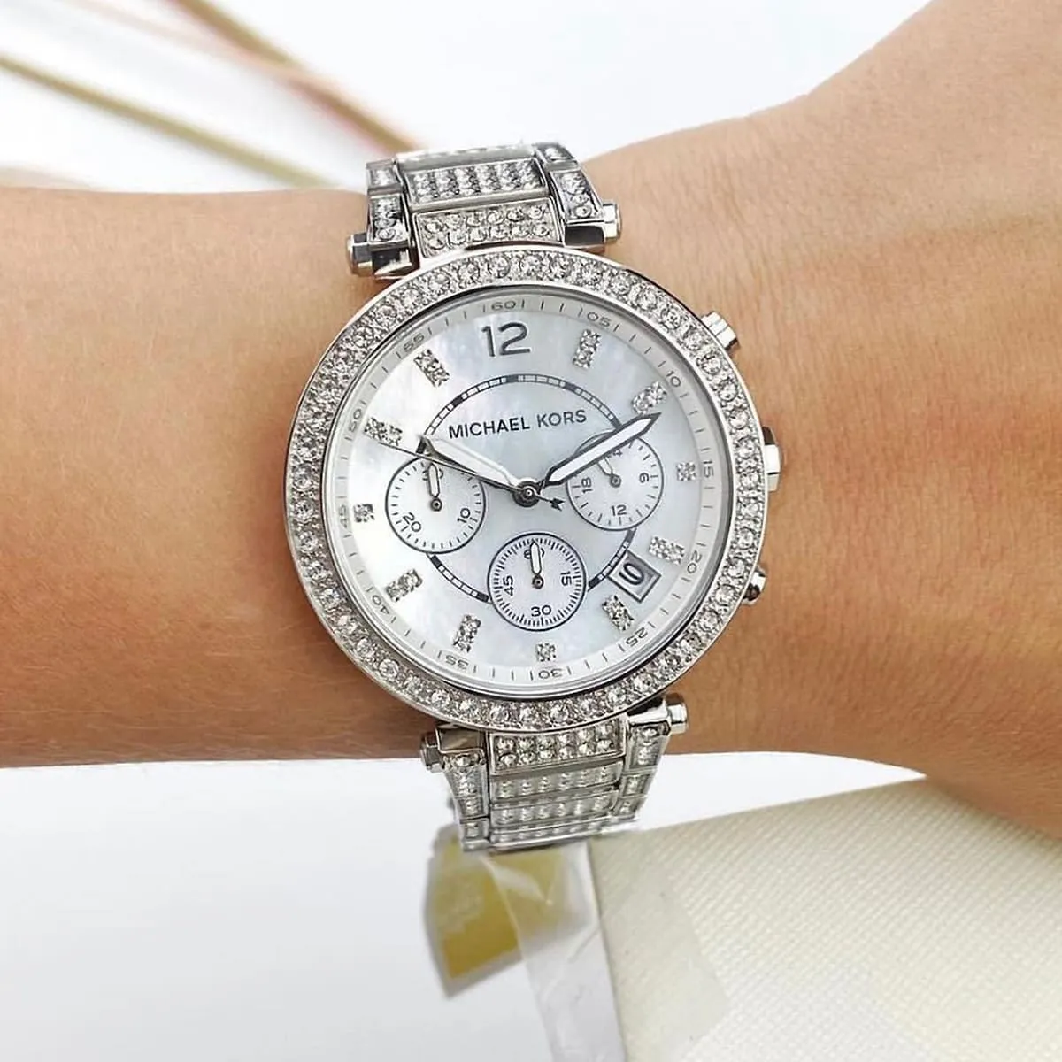 mk5572-michael-kors-watch-women-crystals-mother-of-pearl-white-dial-metal-stainless-steel-silver-strap-quartz-battery-analog-chronograph-parker_10.webp