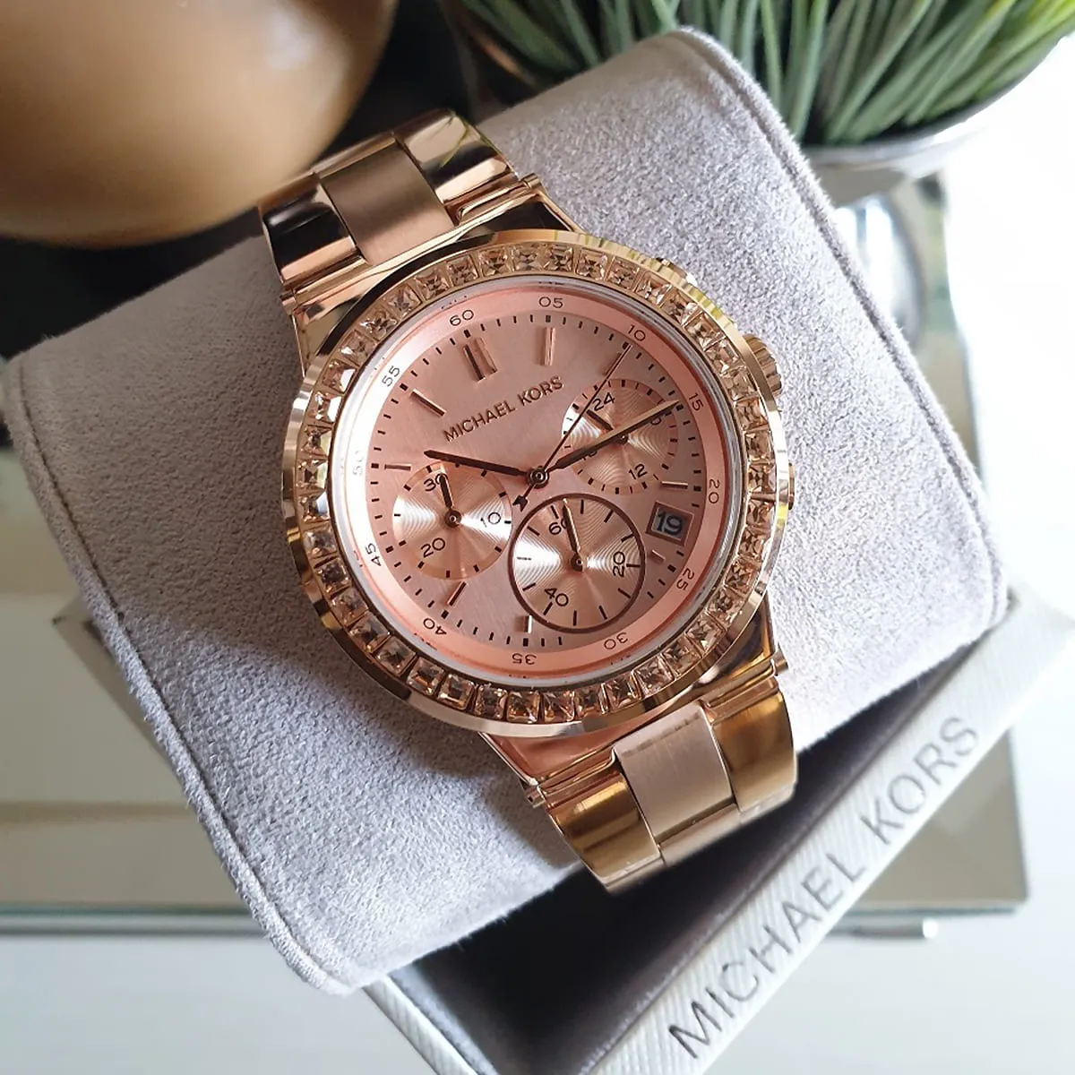 mk5586-michael-kors-watch-women-rose-gold-dial-metal-stainless-steel-strap-quartz-battery-analog-three-hand-dylan_7.webp