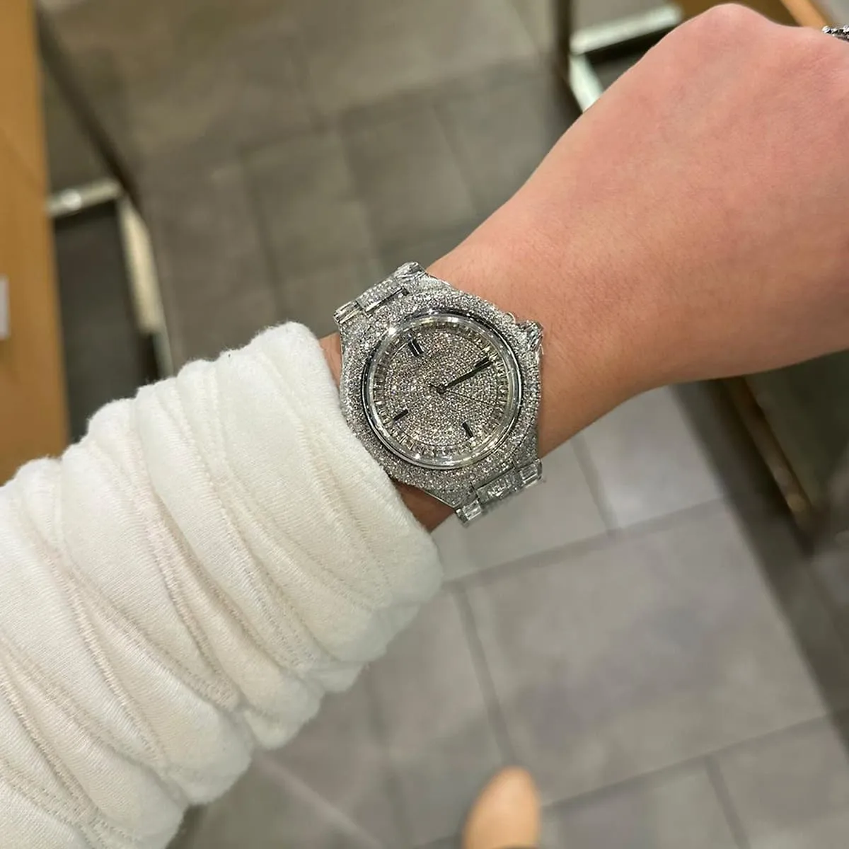 mk5869-michael-kors-watch-women-crystals-silver-dial-metal-stainless-steel-strap-quartz-battery-analog-three-hand-camille_13.webp