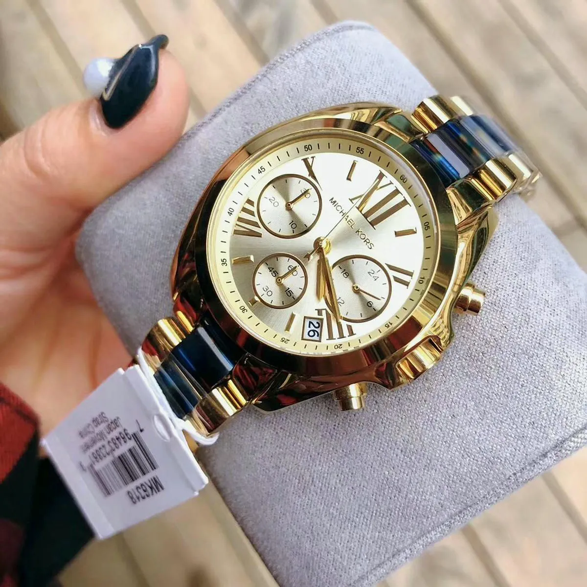 mk6318-michael-kors-watch-women-gold-dial-multi-blue-golden-strap-quartz-battery-analog-chronograph-bradshaw_16.webp