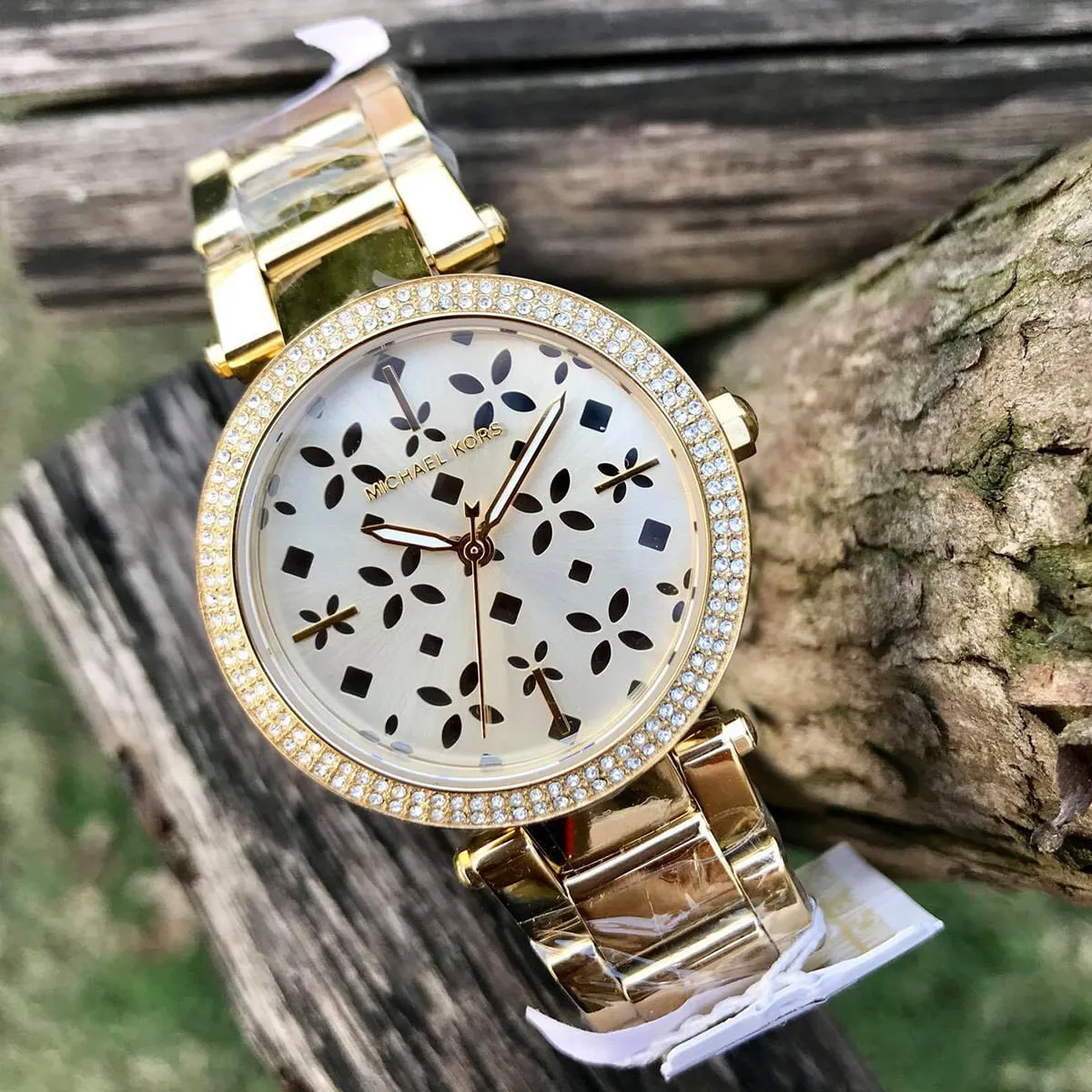 mk6469-michael-kors-watch-women-gold-dial-metal-stainless-steel-golden-strap-quartz-battery-analog-three-hand-parker_12.webp