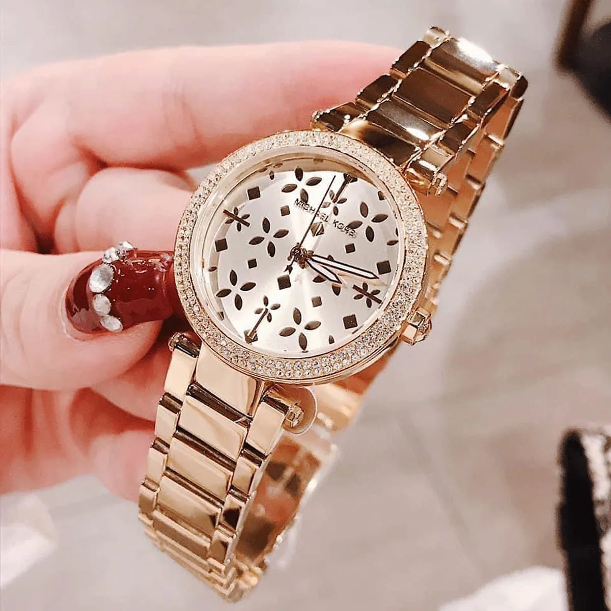 mk6469-michael-kors-watch-women-gold-dial-metal-stainless-steel-golden-strap-quartz-battery-analog-three-hand-parker_9.webp