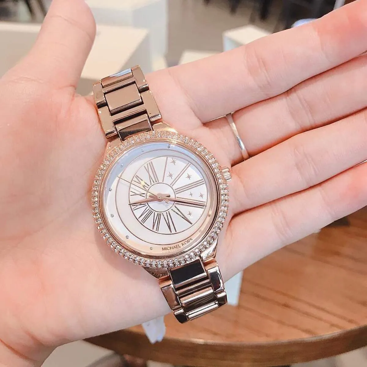 mk6551-michael-kors-watch-women-crystals-mother-of-pearl-white-dial-metal-stainless-steel-gold-strap-quartz-battery-analog-three-hand-taryn_6.webp