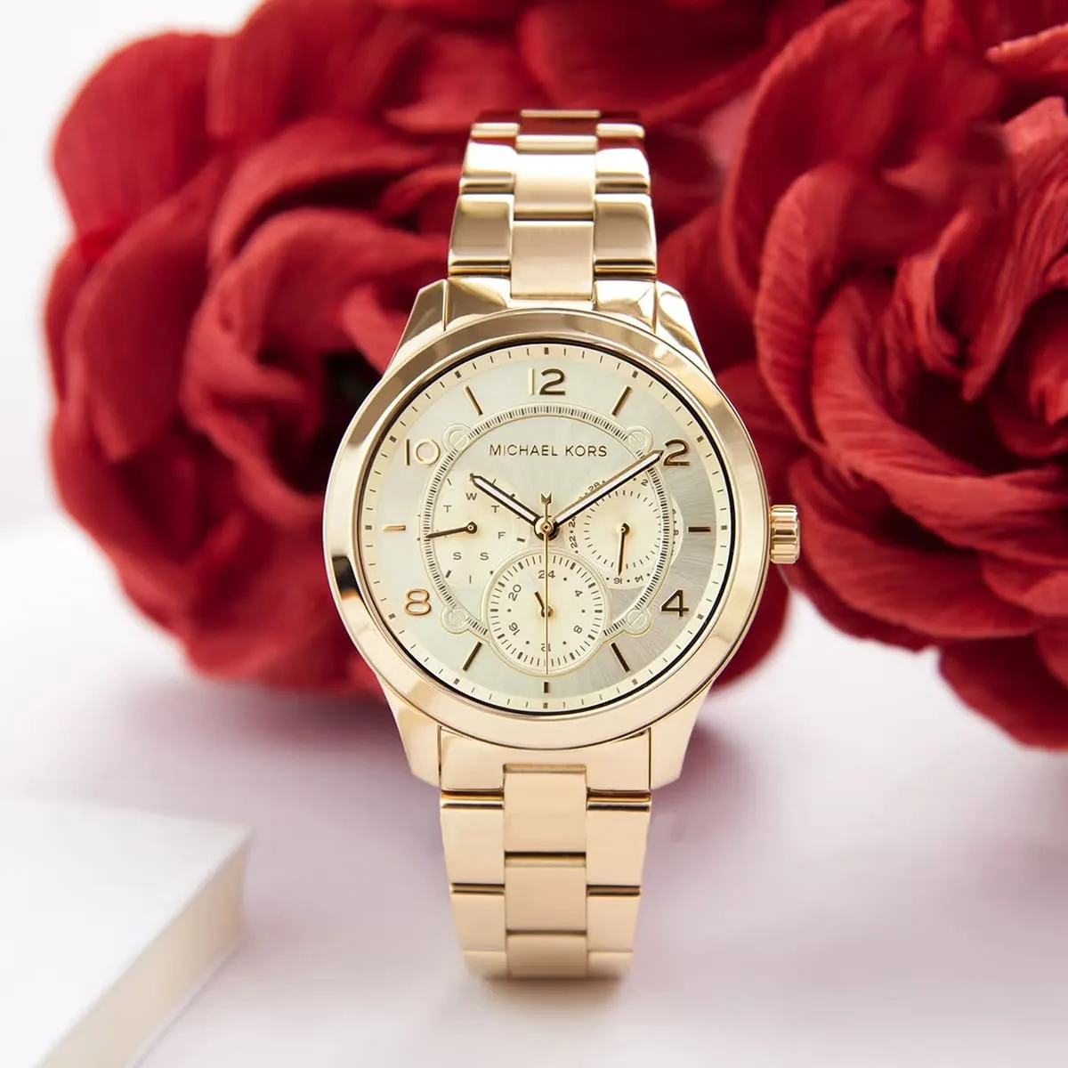 mk6588-michael-kors-watch-women-gold-dial-metal-stainless-steel-golden-strap-quartz-battery-analog-runway_11.webp